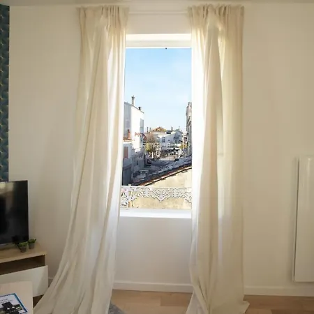T2 De 55m2 Avec Toit Terrasse, Hyper Centre, Wifi, Draps, Savons Et Serviettes Fournis * Cognac
