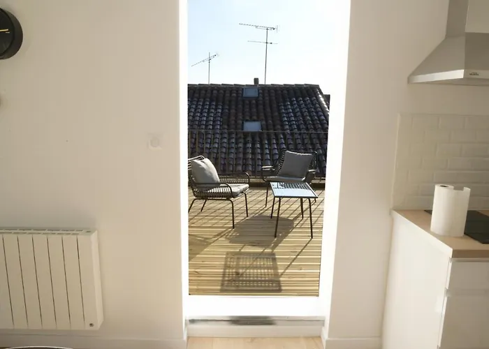 Lägenhet T2 De 55m2 Avec Toit Terrasse, Hyper Centre, Wifi, Draps, Savons Et Serviettes Fournis *
